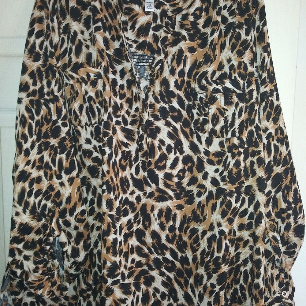 Leopard print plus size top